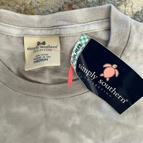 Simply Southern Woman’s Dog Graphic Shirt - Black and White. NWT - Picture 2 of 3